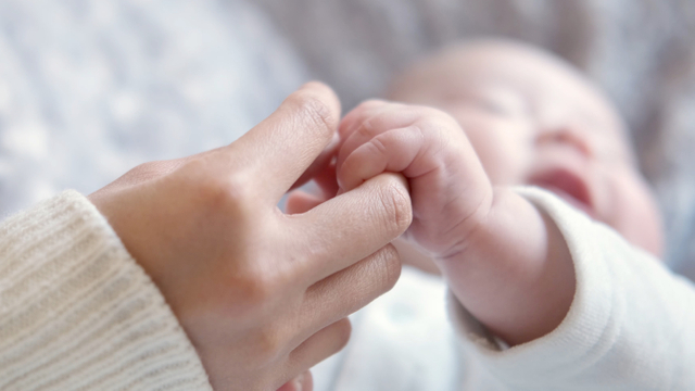 ilustrasi tangan bayi dingin. Foto: Shutterstock