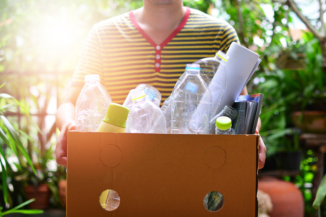 Kebiasaan dari rumah untuk membantu pelestarian lingkungan. Foto: Shutterstock