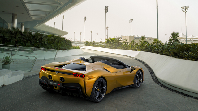 Ferrari SF90 Spider Mengaspal di Indonesia, Supercar Konvertibel Bertenaga PHEV (259431)