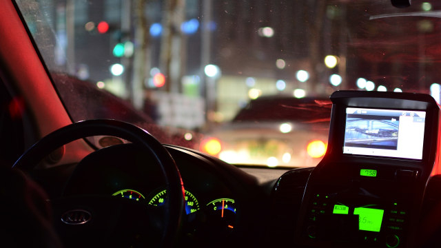 Ilustrasi mengemudi malam hari. Foto: Pixabay