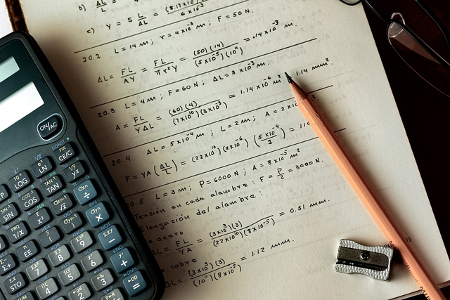 ilustrasi sifat-sifat penjumlahan dalam perhitungan matematika. Foto: dok. https://pixabay.com/