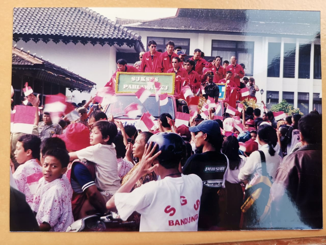 Tim Thomas Indonesia usai Juara di Tahun 2002. Foto: Dok. Pribadi