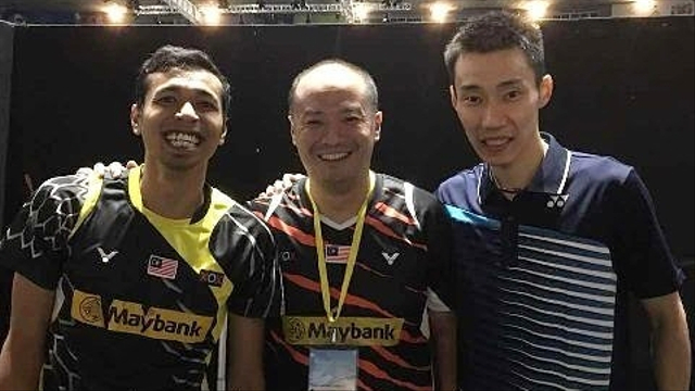 Hendrawan, saat melatih tunggal putra Malaysia Lee Chong Wei. Foto: Instagram/@hendrawanbadminton