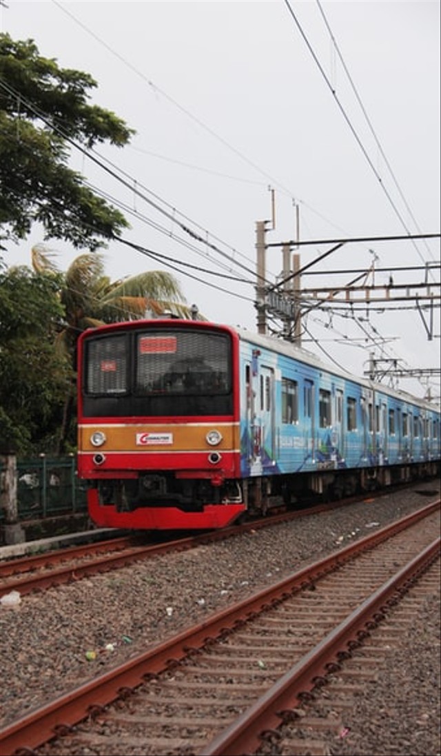 Jadwal KRL Jakarta Kota-Cikarang Terbaru, Foto : Unplash/Fasyah Halim