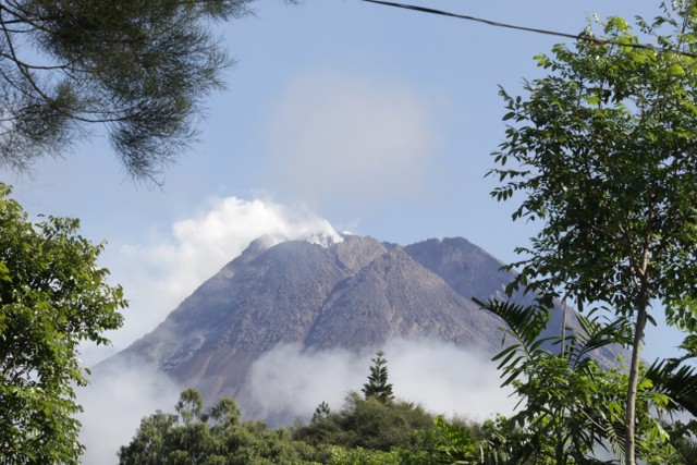 Salah satu keindahan Yogyakarta dengan Gunung Merapi sebagai ciri khas kota kuliner ini https://blue.kumparan.com/image/upload/fl_progressive,fl_lossy,c_fill,q_auto:best,w_970/v1634025439/0094f967a702d220e3c43bac1708ea651268ae51903535ae96635502a895f185.jpg