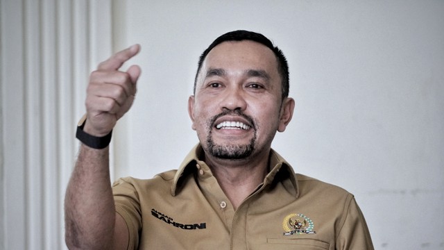 Ahmad Sahroni berkunjung ke kumparan, Jakarta Selatan, Kamis (7/4/2022). Foto: Jamal Ramadhan/kumparan