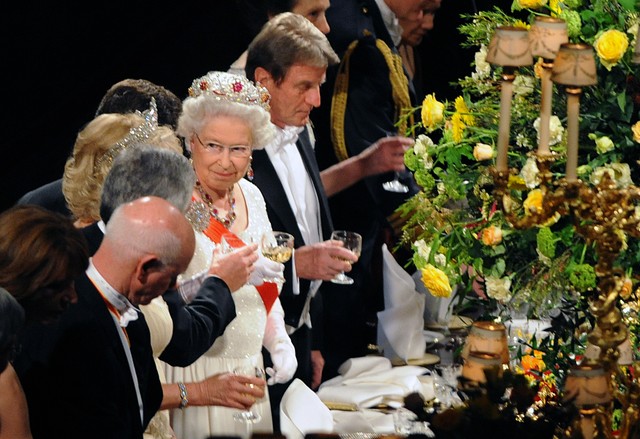 Ratu Elizabeth II selama jamuan kenegaraan di Kastil Windsor di Windsor, Inggris. Foto: Reuters