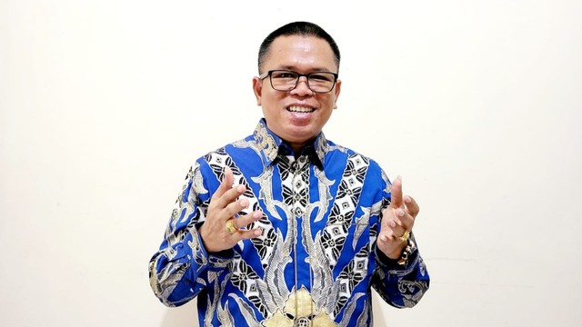 Ketua Umum Himpunan Penambang Kuarsa Indonesia, Ady Indra Pawennari. Foto: Istimewa.