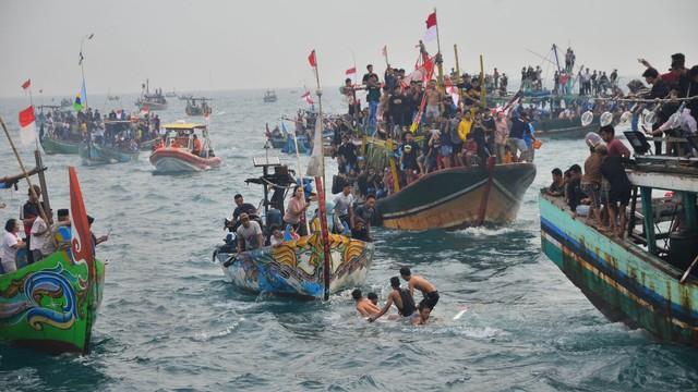 Foto: Tradisi Pesta Lomban, Perayaan yang Hanya Ada Saat Lebaran di Jepara (26871)