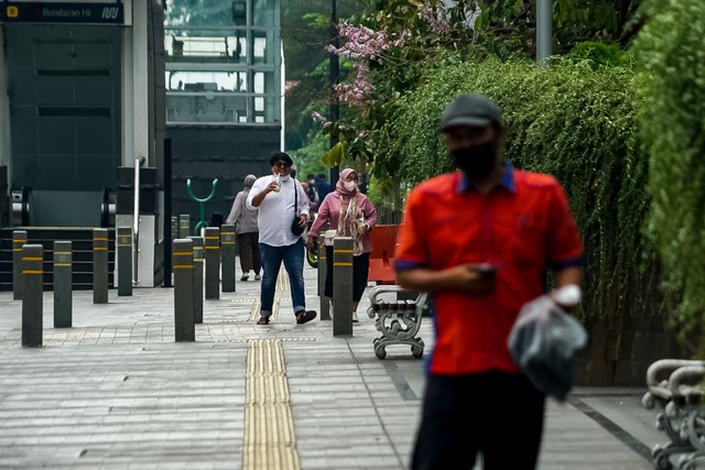 Suasana pedestrian di kawasan Bundaran HI, Jakarta, pada Selasa (10/5/2022). Foto: Iqbal Firdaus/kumparan