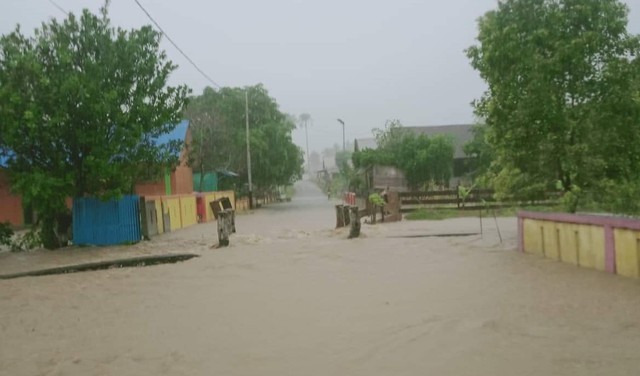 Belasan rumah warga di Desa Buya, Mangoli Selatan, Kabupaten Kepulauan Sula, terendam banjir. Foto: Istimewa