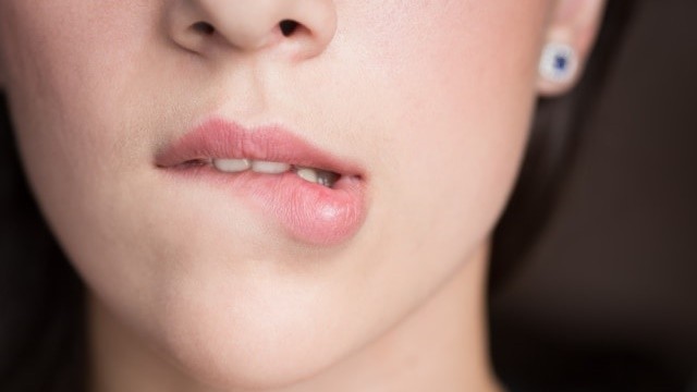 Jaga Bibir agar Tetap Kenyal dan Tampak Merah dengan 5 Cara Alami Ini (72591)