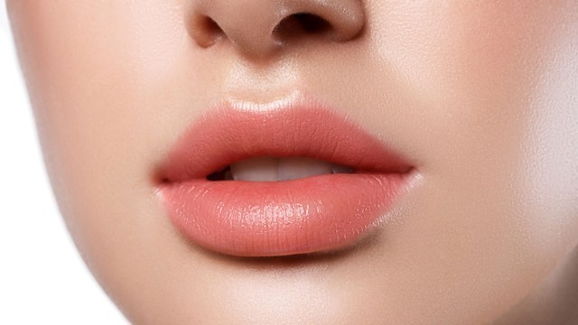 Jaga Bibir agar Tetap Kenyal dan Tampak Merah dengan 5 Cara Alami Ini (72592)