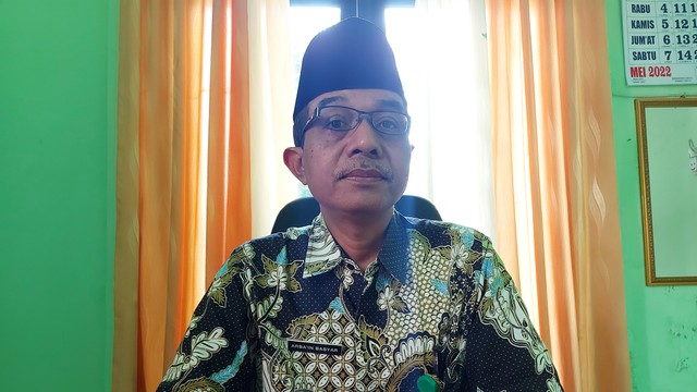 Kepala KUA Banjarsari, Arba'in Basyar. FOTO: Fernando Fitusia