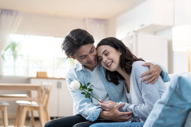 Cara Bikin Pacar Baper. Foto: iStockphoto