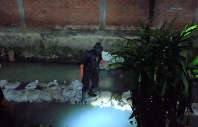 Penemuan Mortir Gegerkan Warga Dupak Surabaya, Tim Jibom Gegana Turun Tangan