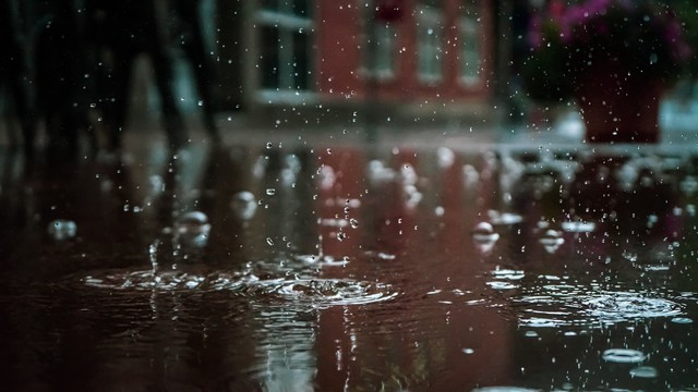 10 Kata-Kata Mutiara Hujan yang Menyentuh Hati (6412)