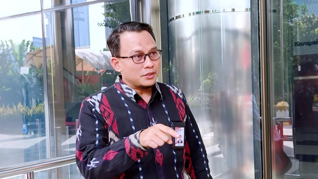 Juru bicara KPK Ali Fikri di Gedung Merah Putih KPK, Jakarta, Kamis (12/5/2022). Foto: Aprilandika Pratama/kumparan