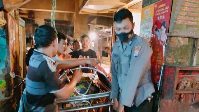 Seorang Lansia Meninggal Mendadak saat Berbelanja di Pasar Induk Kota Serang (216561)