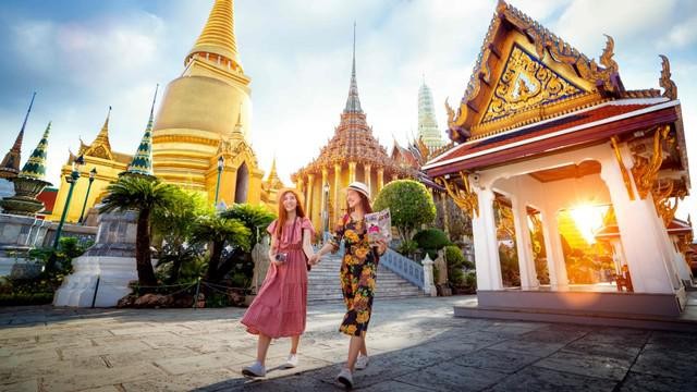 lustrasi wisatawan berlibur di Bangkok. Foto: anek.soowannaphoom/Shutterstock