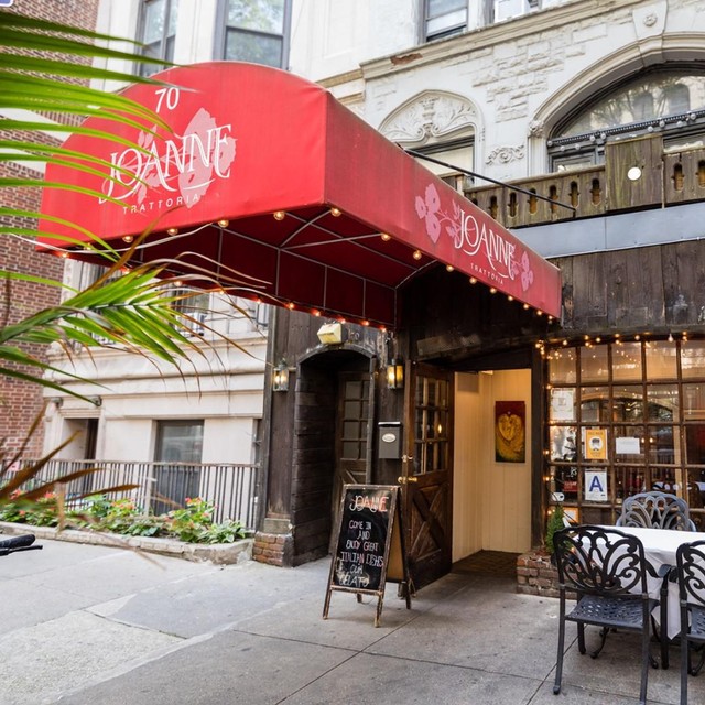 Restoran Orang Tua Lady Gaga Dinilai Sajikan Makanan Italia Terbaik di New York (260352)