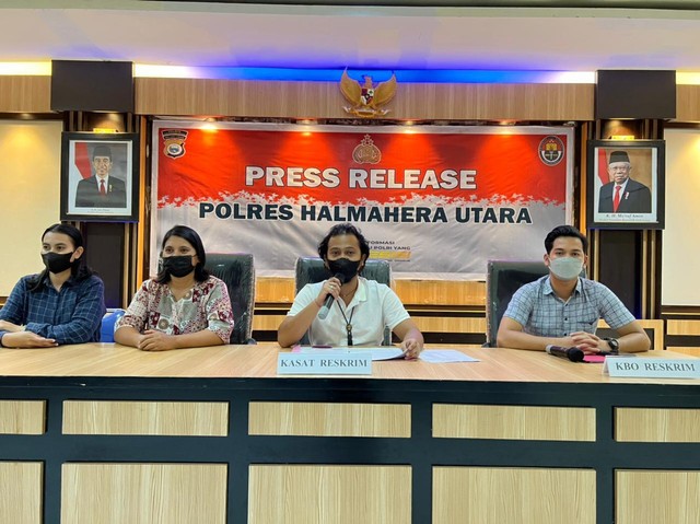 Press release pelimpahan kasus KDRT dari Polsek Tobelo Selatan ke Polres Halmahera Utara. Foto: Istimewa