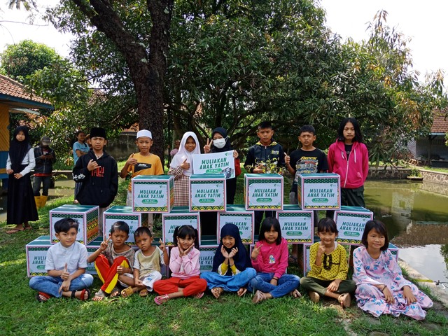 Foto: Penyaluran Program Muliakan Anak Yatim Dompet Dhuafa Jawa Barat, Sumber: Dokumentasi Progam Dompet Dhuafa Jawa Barat