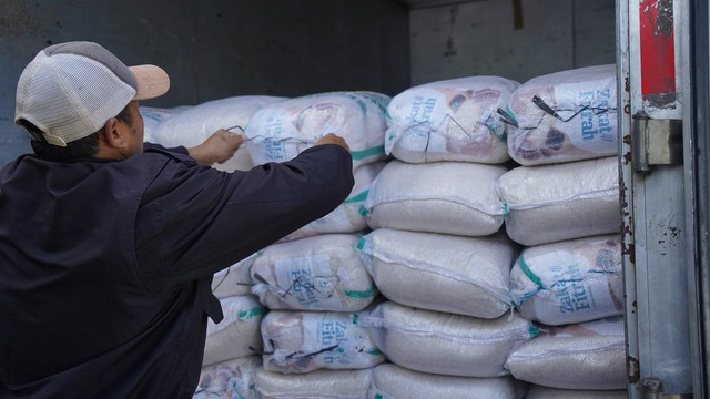 15 Ton Beras Zakat Fitrah Disalurkan Rumah Amal Salman ke 4 Provinsi