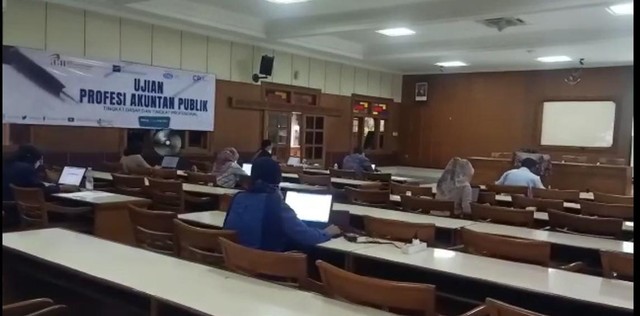 Pelaksanaan Ujian Profesi Akuntan Publik di STIE Malangkucecwara (ABM). Foto: dok