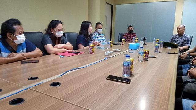 Pertemuan antara pekerja PT Azravi dan BPJS Ketenagakerjaan Manado terkait permohonan klaim JHT.