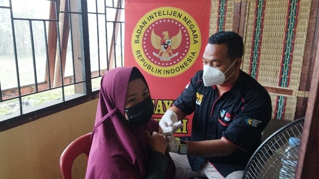 BIN gelar vaksinasi corona di 12 daerah Riau. Foto: Dok. Istimewa