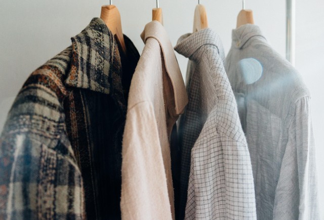 5 Cara Memadukan Warna Baju dan Celana agar Matching untuk Outfit Sehari-hari (174478)