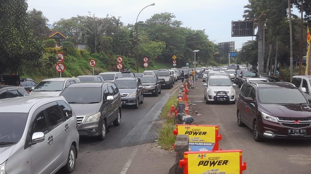 Pantauan arus lalu lintas di kawasan Puncak, Bogor, Sabtu (14/5/2022). Foto: Dok. Istimewa