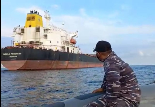 MT World Progress, tanker pengangkut CPO saat ditangkap aparat TNI AL. (Foto: ist)