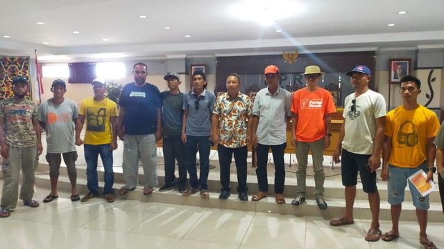 Massa Buruh Audiensi ke DPRD Sintang, Desak Setop Kriminalisasi Petani (74327)