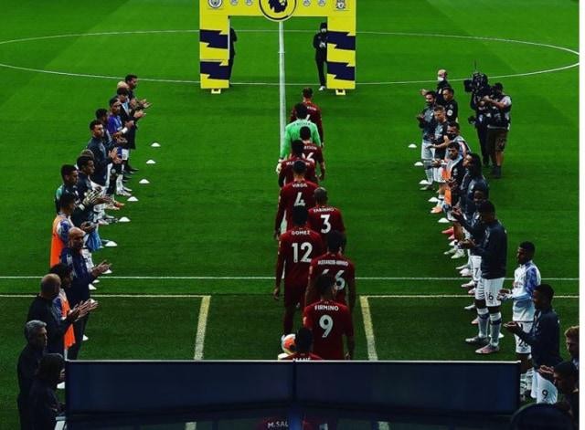 Penghormatan untuk sang juara. Foto: Dok. Premier League