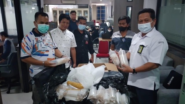 KKP dan Bea Cukai Gagalkan Penyelundupan 30.911 Benih Lobster ke Singapura (569588)