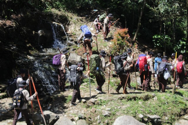 Setelah mengikuti Kemah Bela Negara ini anggota Pramuka dapat memiliki semangat kedisiplinan, semangat korsa, dan juga mau menularkan ke teman-temannya yang belum mengikuti kegiatan ini. (Foto: Rivaldi/Pusinfo Kwarcab Bogro)