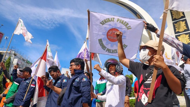 Foto: Aksi Buruh Peringati May Day di Banda Aceh (17602)