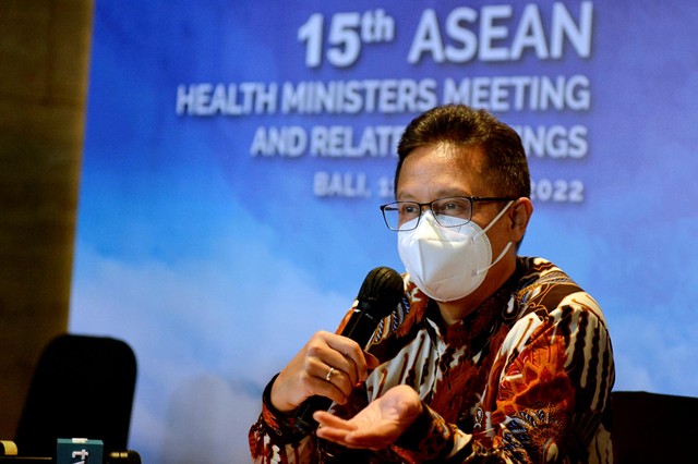 Menteri Kesehatan Budi Gunadi Sadikin memberikan keterangan pers disela-sela kegiatan the 15th ASEAN Health Ministers Meeting di Nusa Dua, Badung, Bali, Sabtu (14/5/2022). Foto: Fikri Yusuf/ANTARA FOTO
