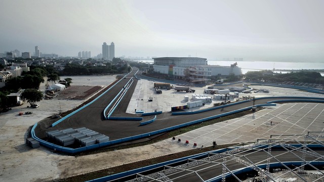 Foto udara Sirkuit Jakarta International E-Prix Circuit (JIEC) atau Formula E di kawasan Taman Impian Jaya Ancol, Jakarta. Foto: Faiz Zulfikar/kumparan