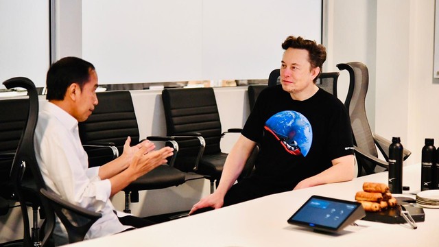 Jokowi Bertemu Elon Musk di SpaceX, Ini yang Dibahas  (10457)