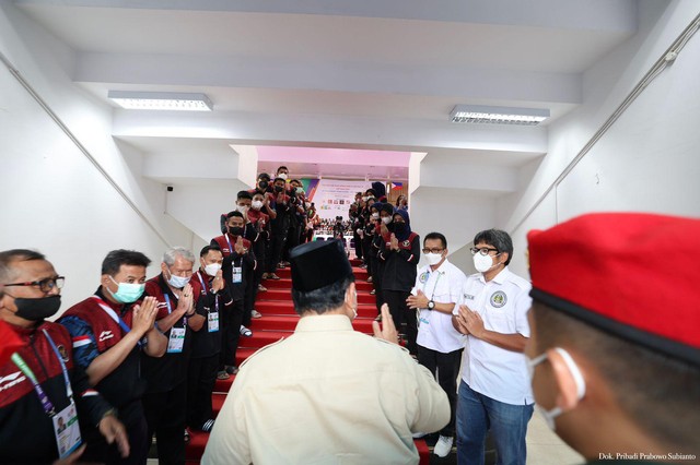 Ke Vietnam, Prabowo Beri Dukung Tim Pencak Silat Indonesia di SEA Games 2021 (253065)