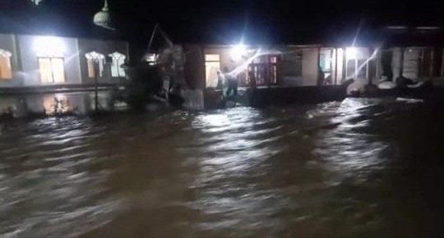 Banjir Juga Melanda Gayo Lues, Jalan Nasional Terendam (113286)