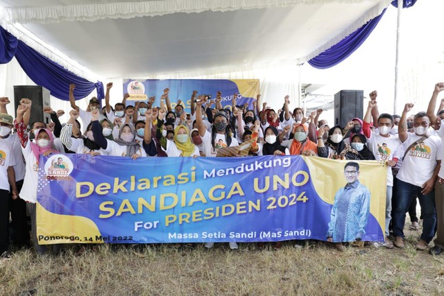Massa Setia Sandi di Ponorogo Dukung Sandiaga Uno di Pilpres 2024 (278415)