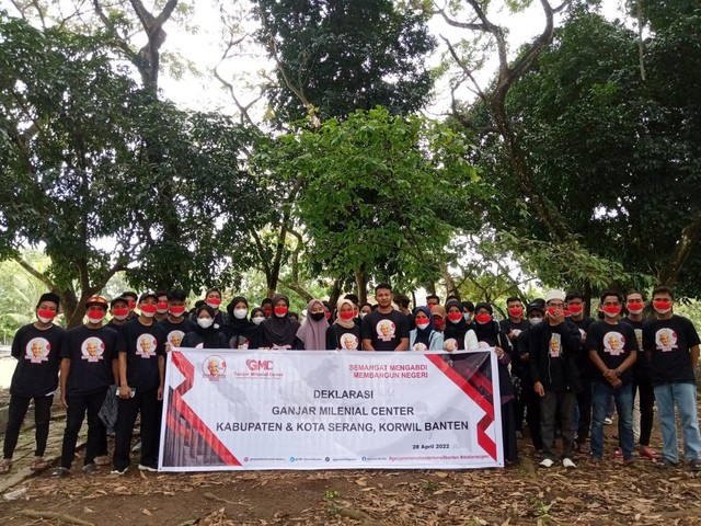 Para milenial yang tersebar di Provinsi Banten mendeklarasikan dukungan kepada Ganjar Pranowo untuk maju sebagai calon presiden di Pilpres 2024. Foto: Dok. Istimewa