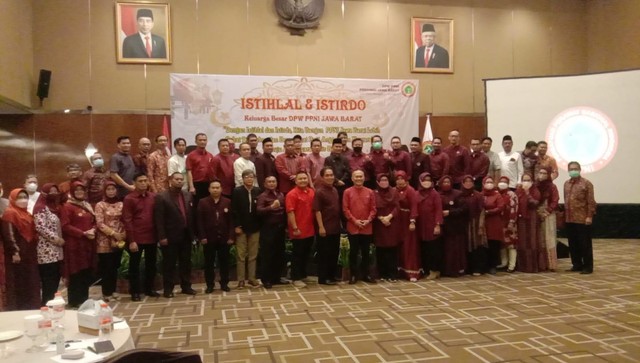 Persatuan Perawat Jabar Dukung Ridwan Kamil Maju Pilpres 2024 (2248)
