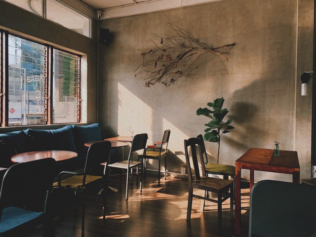 Cafe di Karawang, Foto : Pexels/Vicky Tran