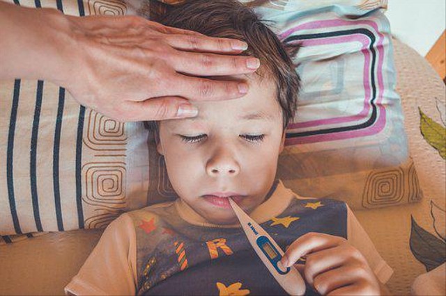 Ilustrasi demam dan panas pada anak. Foto: pixabay