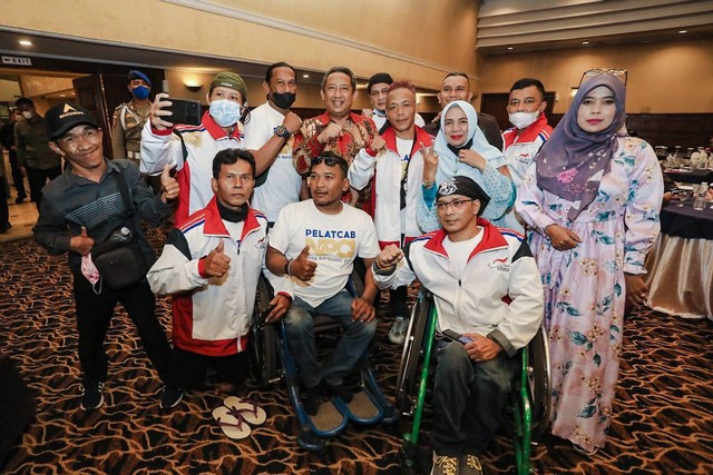 Wali Kota Bandung, Yana Mulyana, saat silaturahmi bersama atlet dan pengurus NPCI Kota Bandung pada Senin (16/5/2022). FOTO: Humas Pemkot Bandung